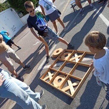 enfants jouant au morpion Breizh Déco Passion